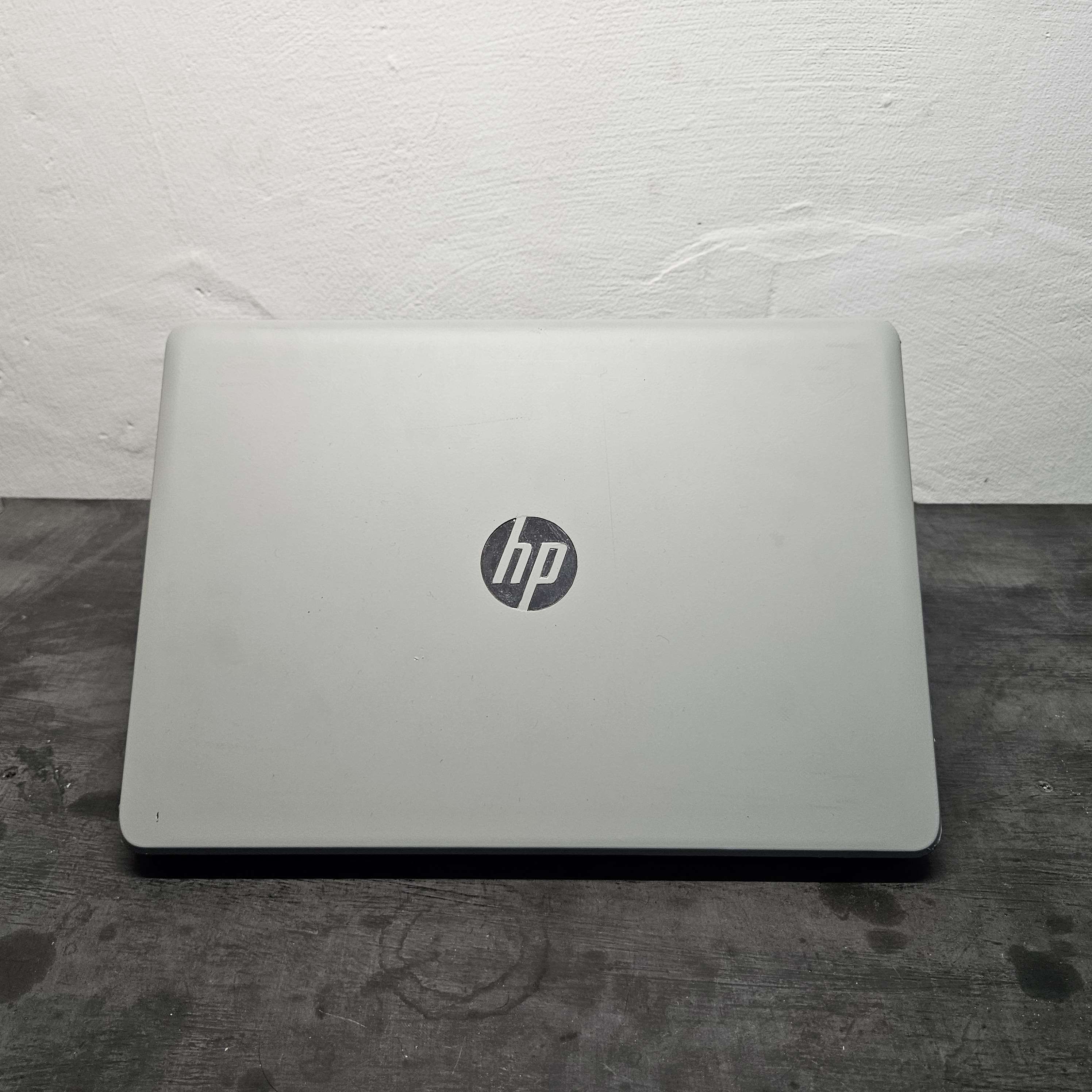 HP 14-BS  RAM 8GB SSD 128GB Celeron