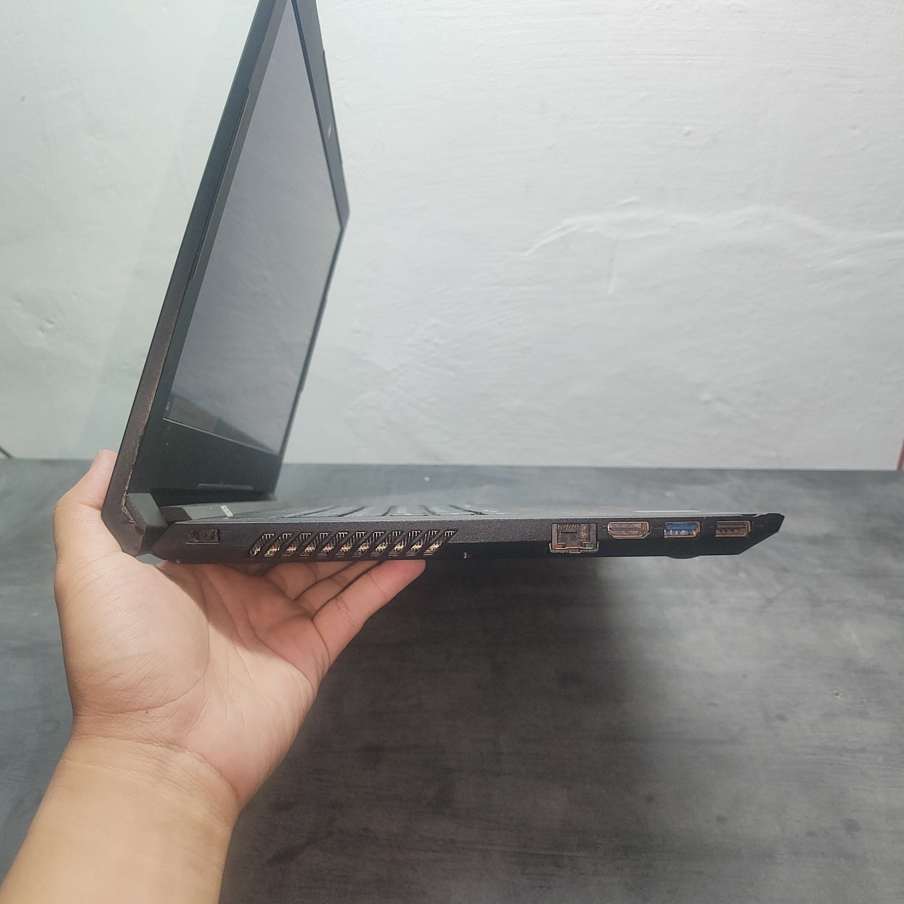 Lenovo V110-14AST AMD A9 Radeon R5 RAM 8GB SSD 256GB