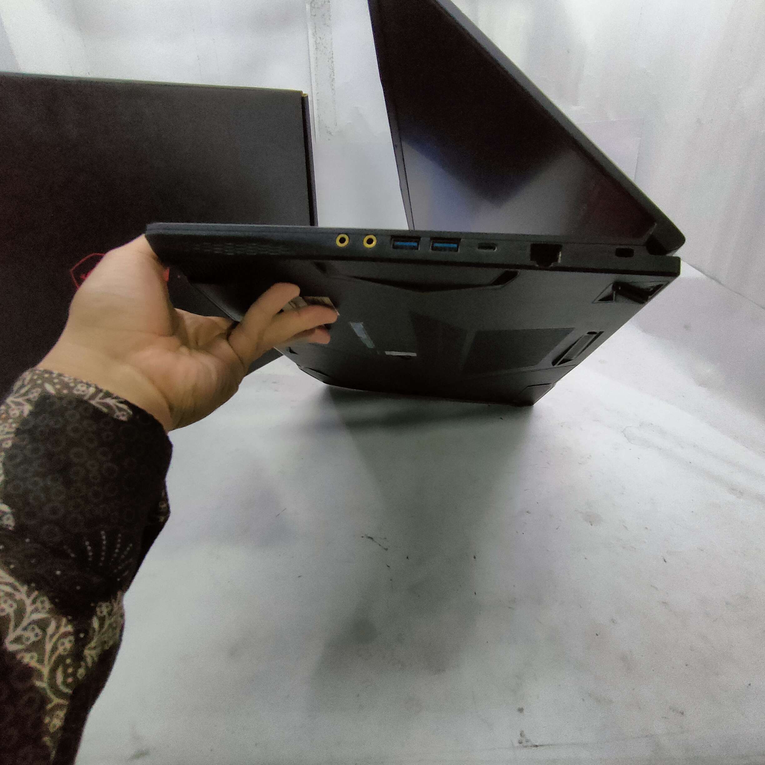 Laptop Gaming MSI Thin GF63 - Nvidia RTX 3050 Core i7 11800H 144Hz