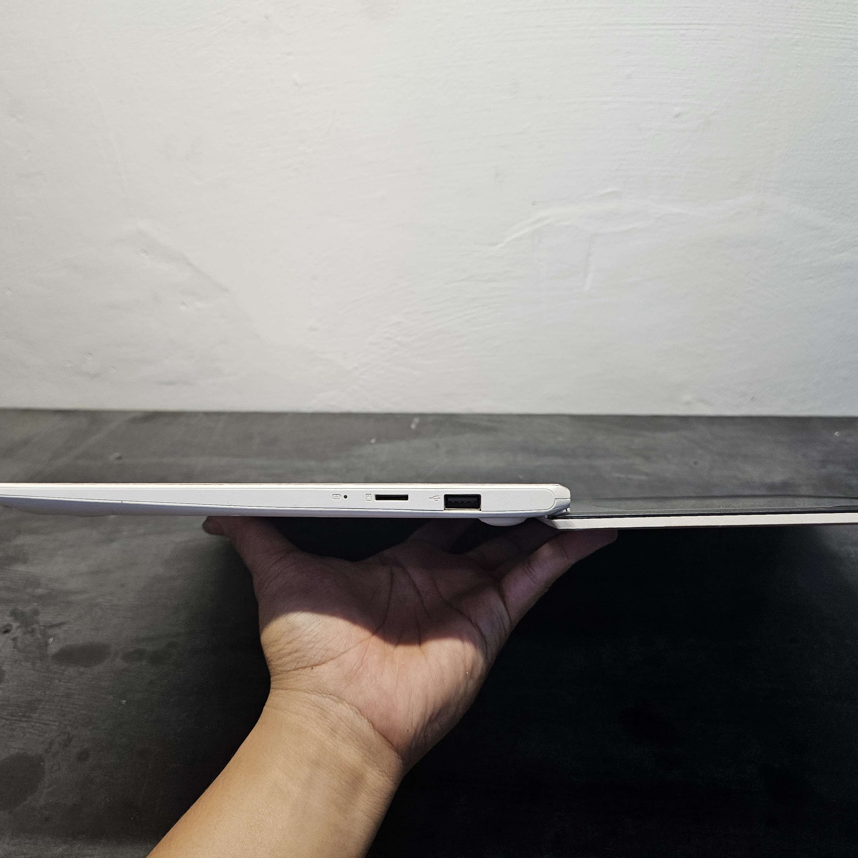 ASUS E410M Rose Gold Backlight Keyboard
