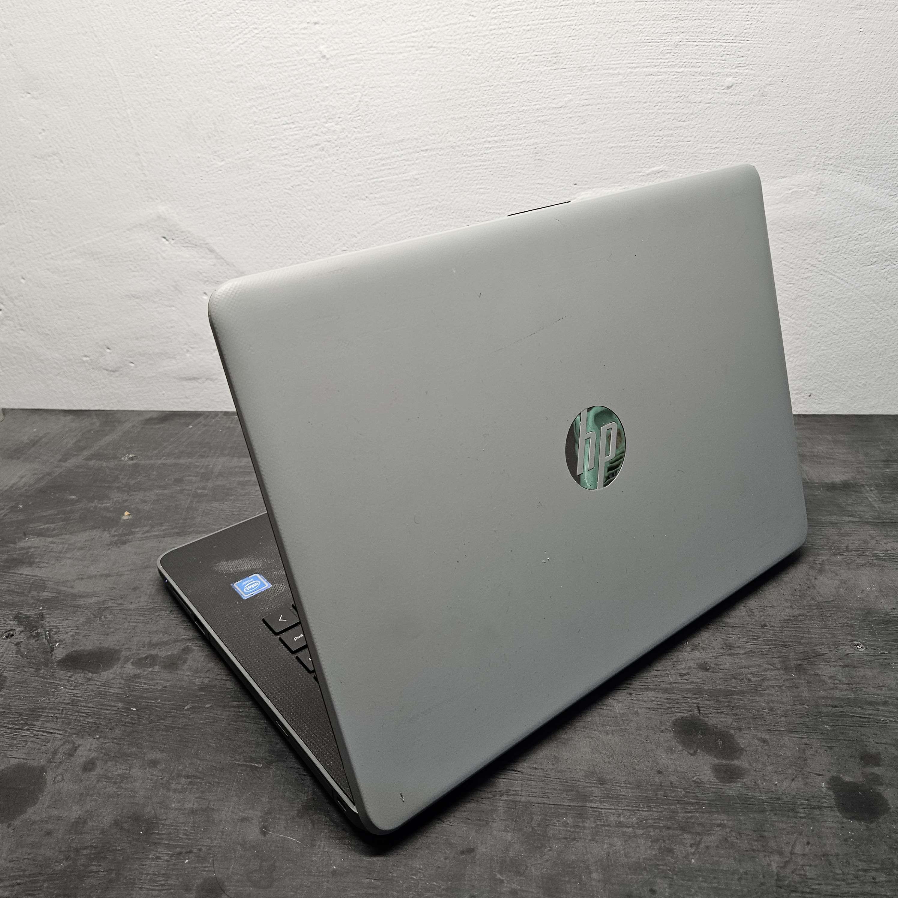 HP 14-BS  RAM 8GB SSD 128GB Celeron