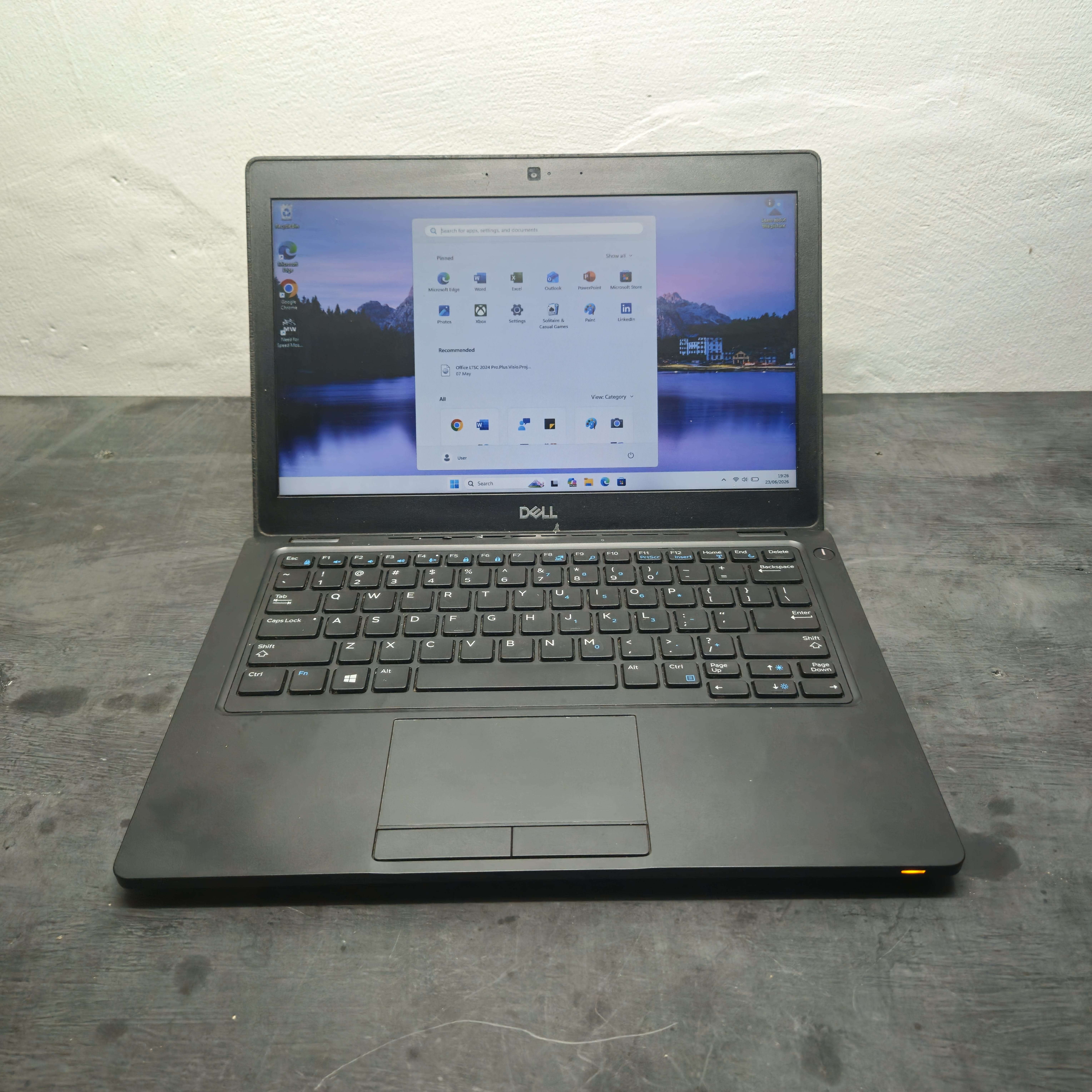 DELL Latitude 5290 CORE i3 gen 7 RAM 8GB SSD 128GB BATERAI AWET