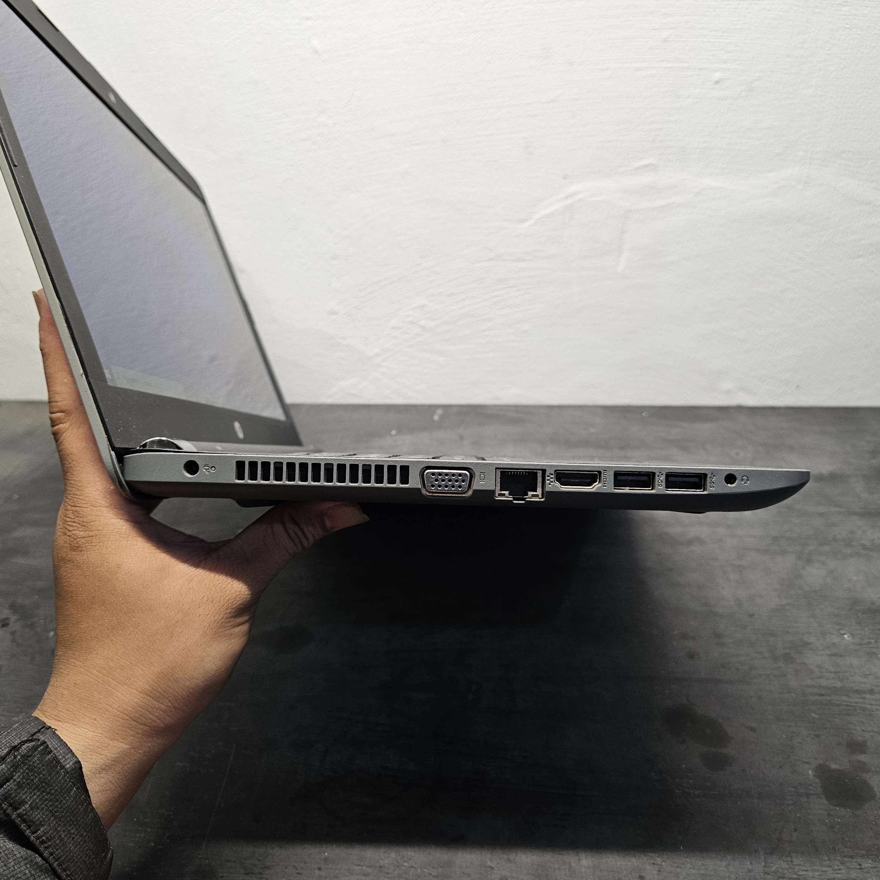 HP 14-BS  RAM 8GB SSD 128GB Celeron