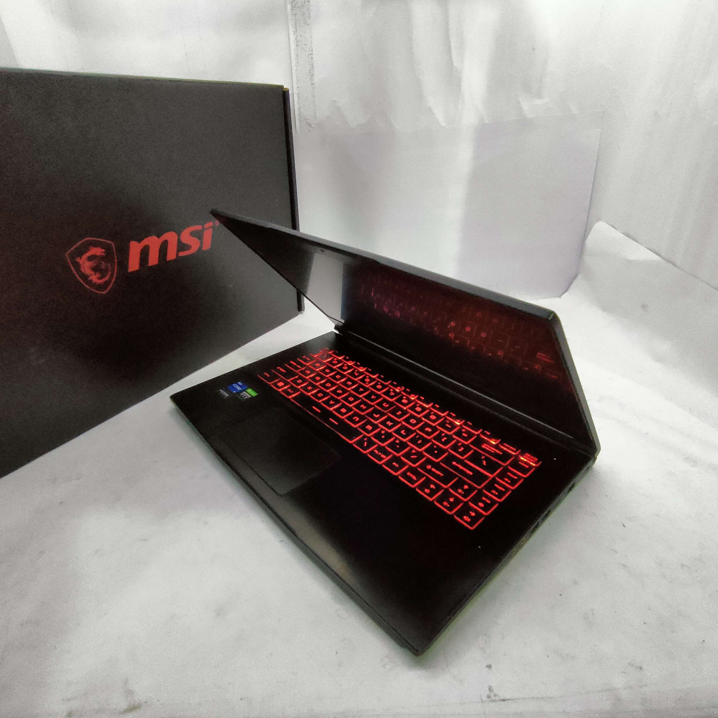 Laptop Gaming MSI Thin GF63 - Nvidia RTX 3050 Core i7 11800H 144Hz