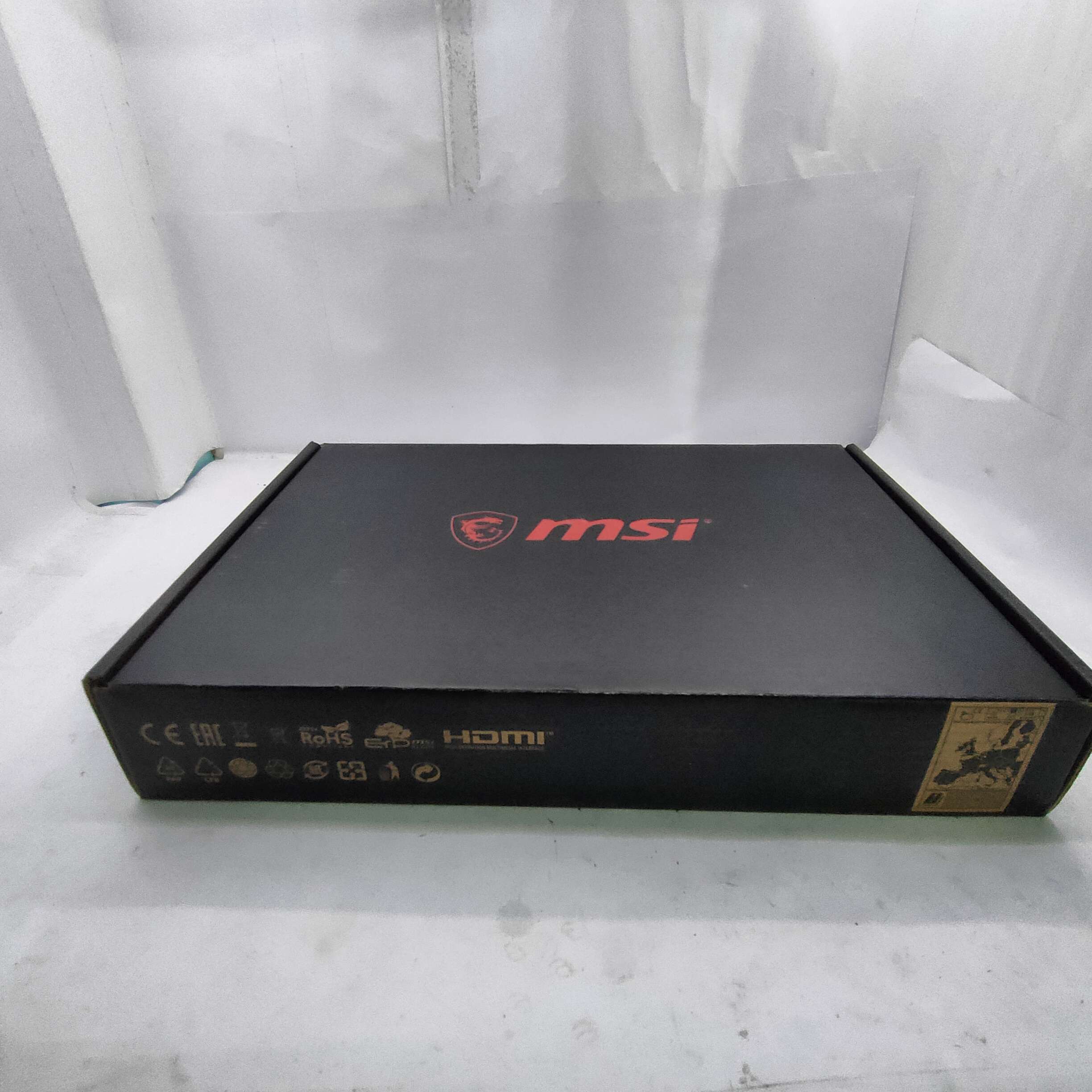 Laptop Gaming MSI Thin GF63 - Nvidia RTX 3050 Core i7 11800H 144Hz